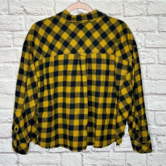 BDG Yellow and Black Plaid High Low Raw Hem Boxy Fit Long Sleeve Button Down Top - Picture 4 of 11